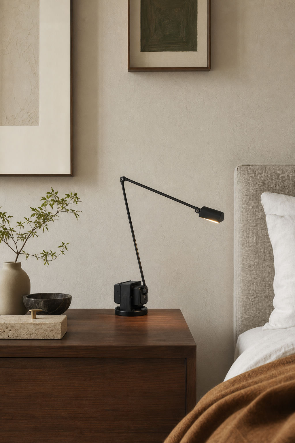 
Minimalist Adjustable LED Table Lamp